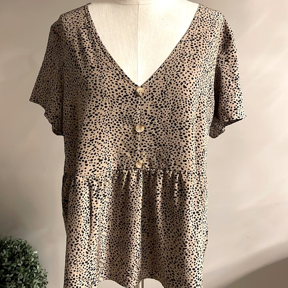 SHEIN women’s plus leopard animal print top blouse V neck S/S peplum 1XL
